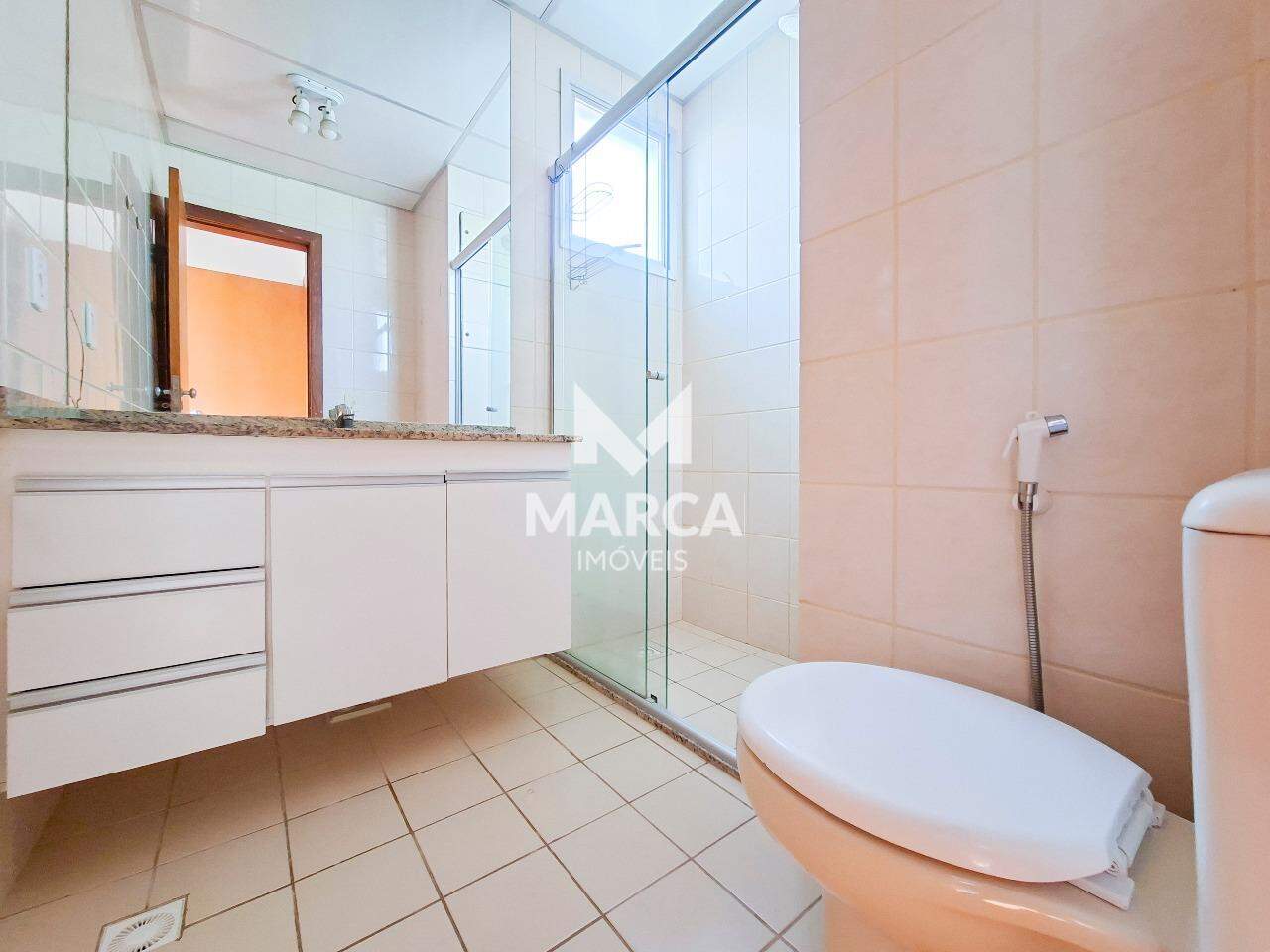 Apartamento para aluguel no Estoril: