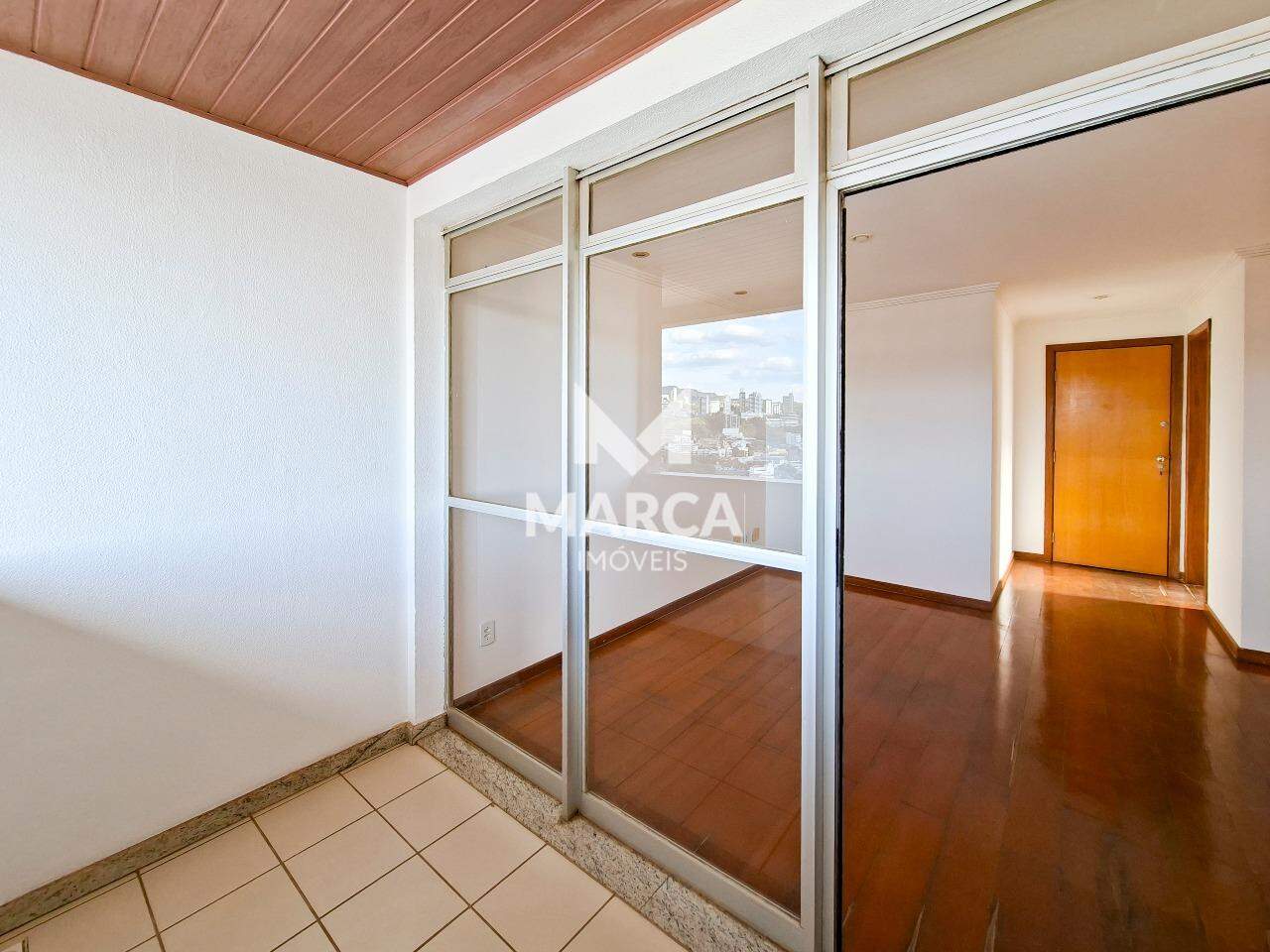 Apartamento para aluguel no Estoril: