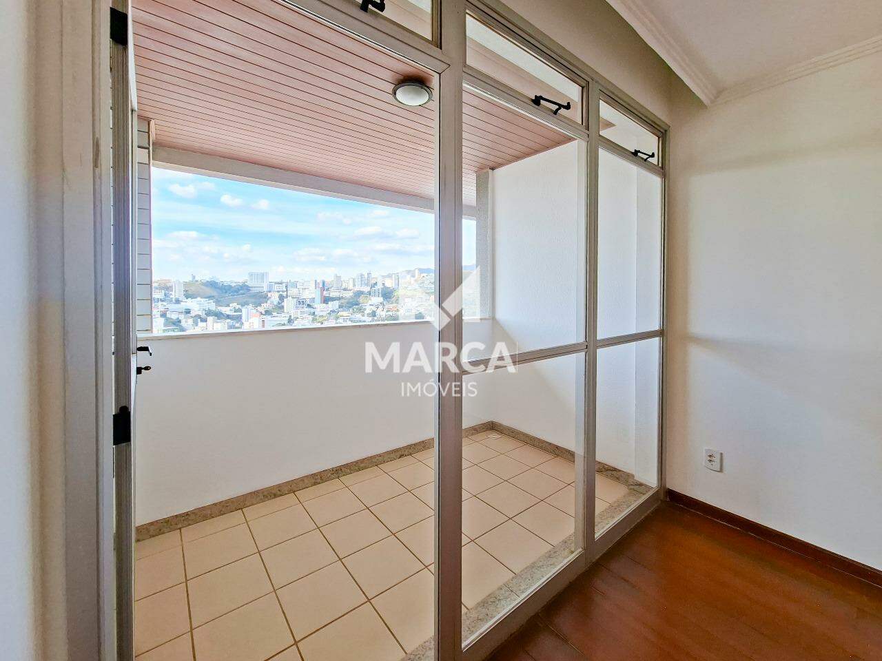 Apartamento para aluguel no Estoril: