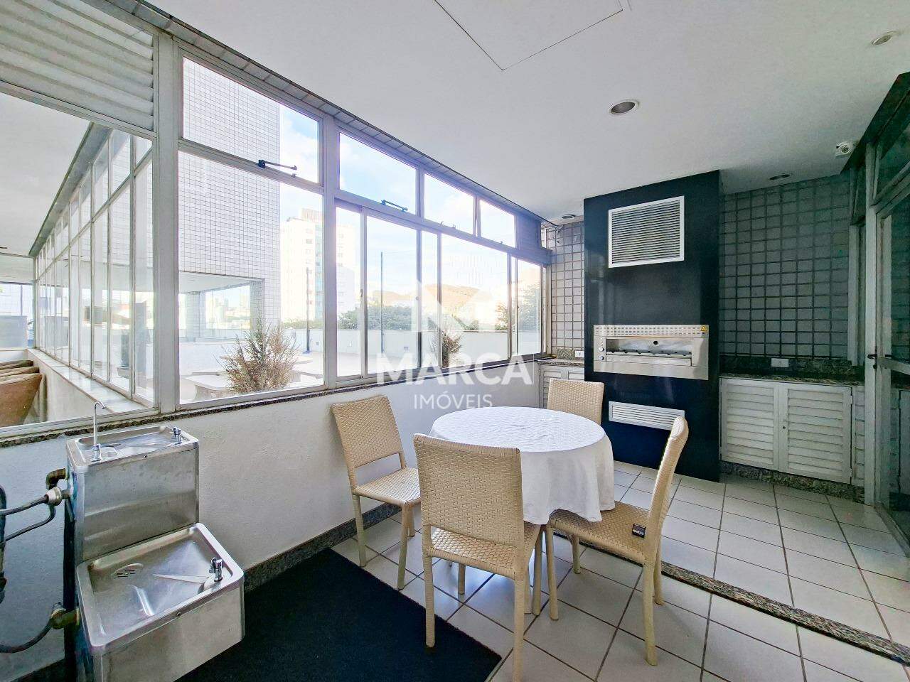 Apartamento para aluguel no Estoril:
