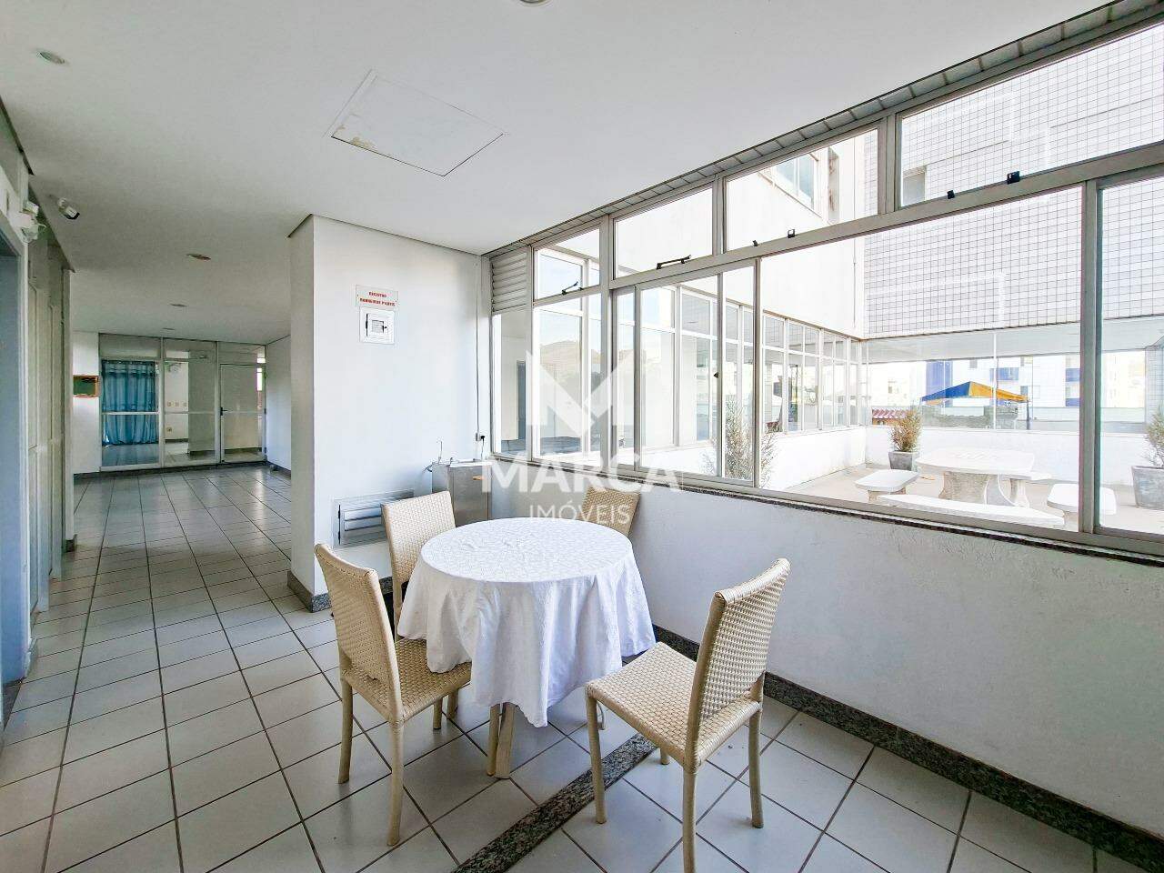 Apartamento para aluguel no Estoril: