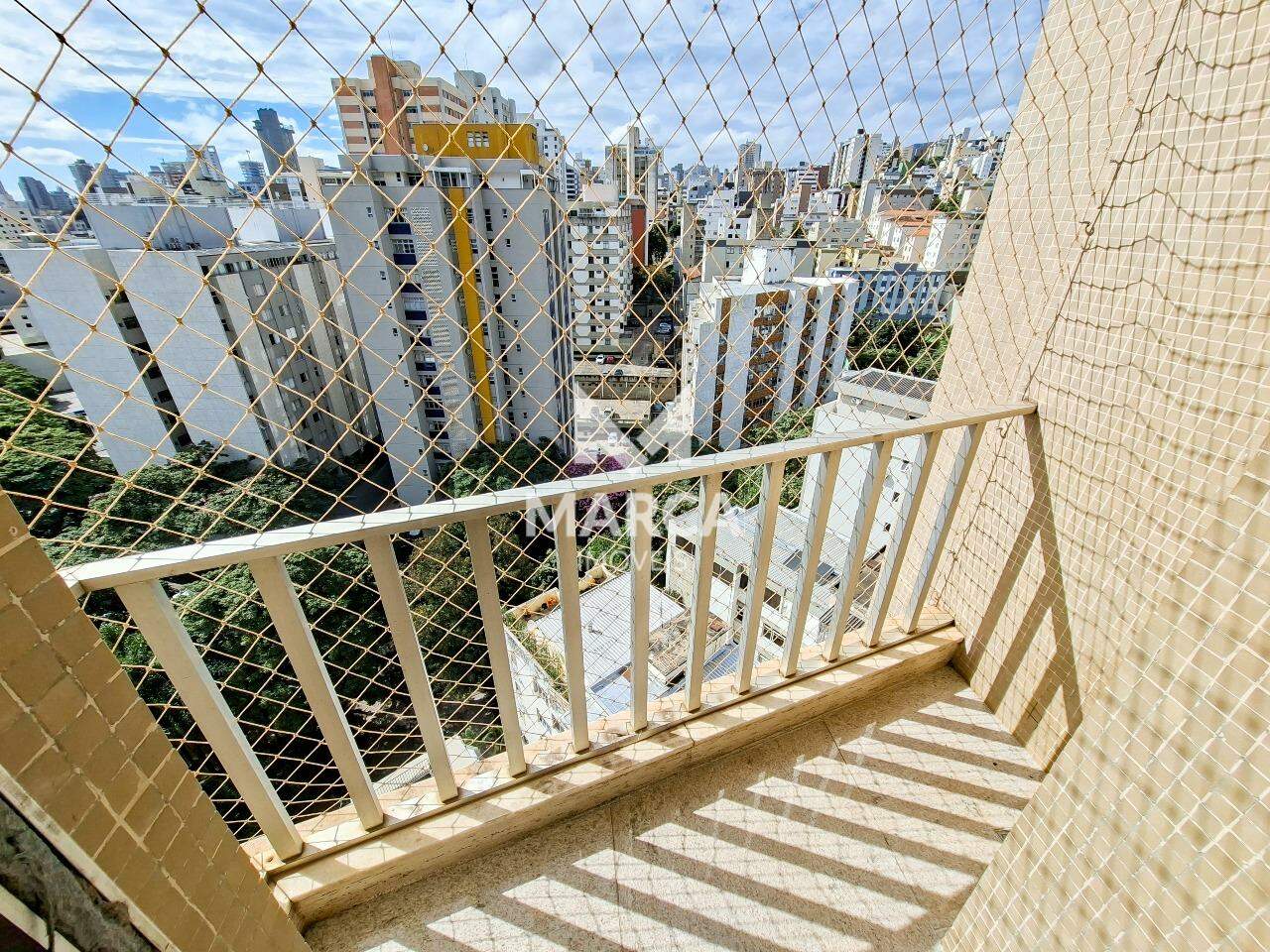 Apartamento para aluguel no Coração de Jesus: 