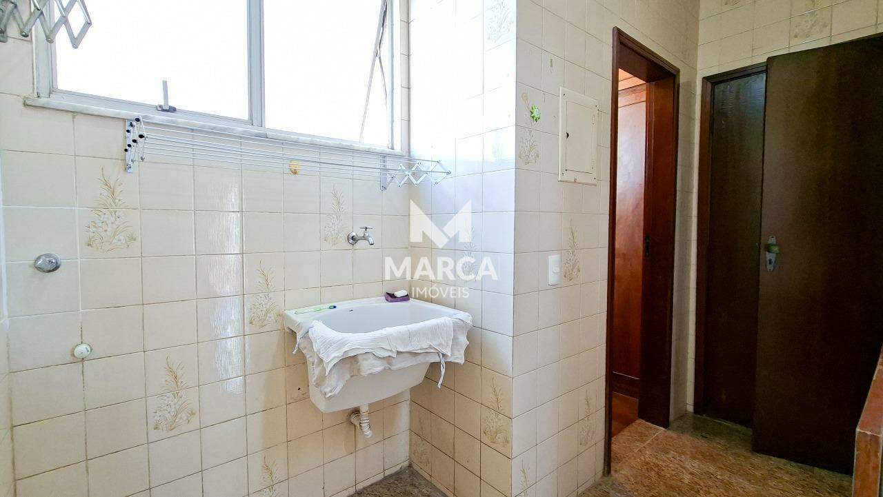 Apartamento para aluguel no Coração de Jesus: 