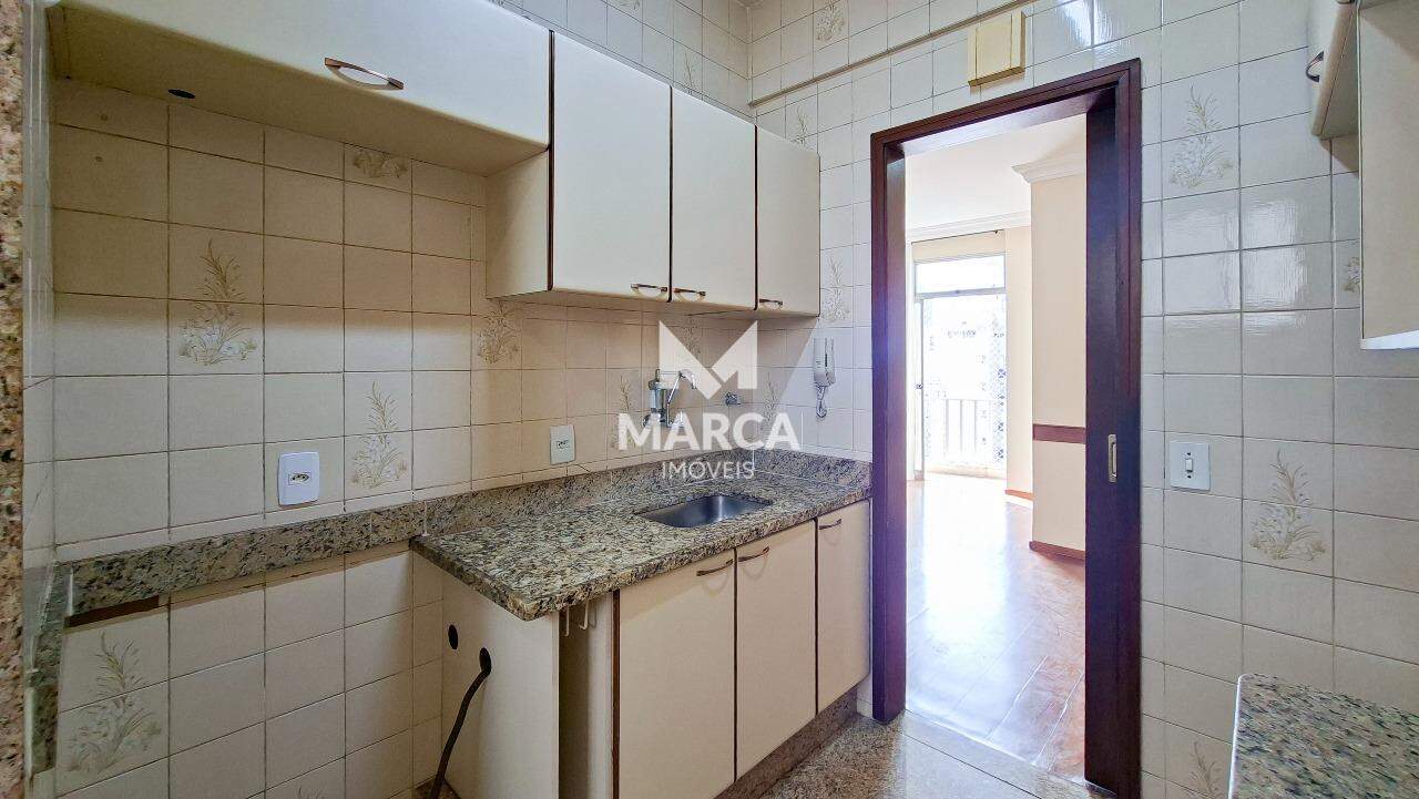 Apartamento para aluguel no Coração de Jesus: 