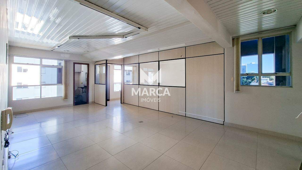 Sala para aluguel no Santo Agostinho: 