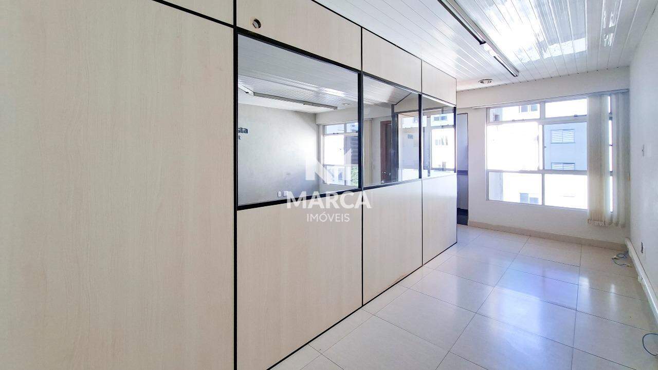 Sala para aluguel no Santo Agostinho: 