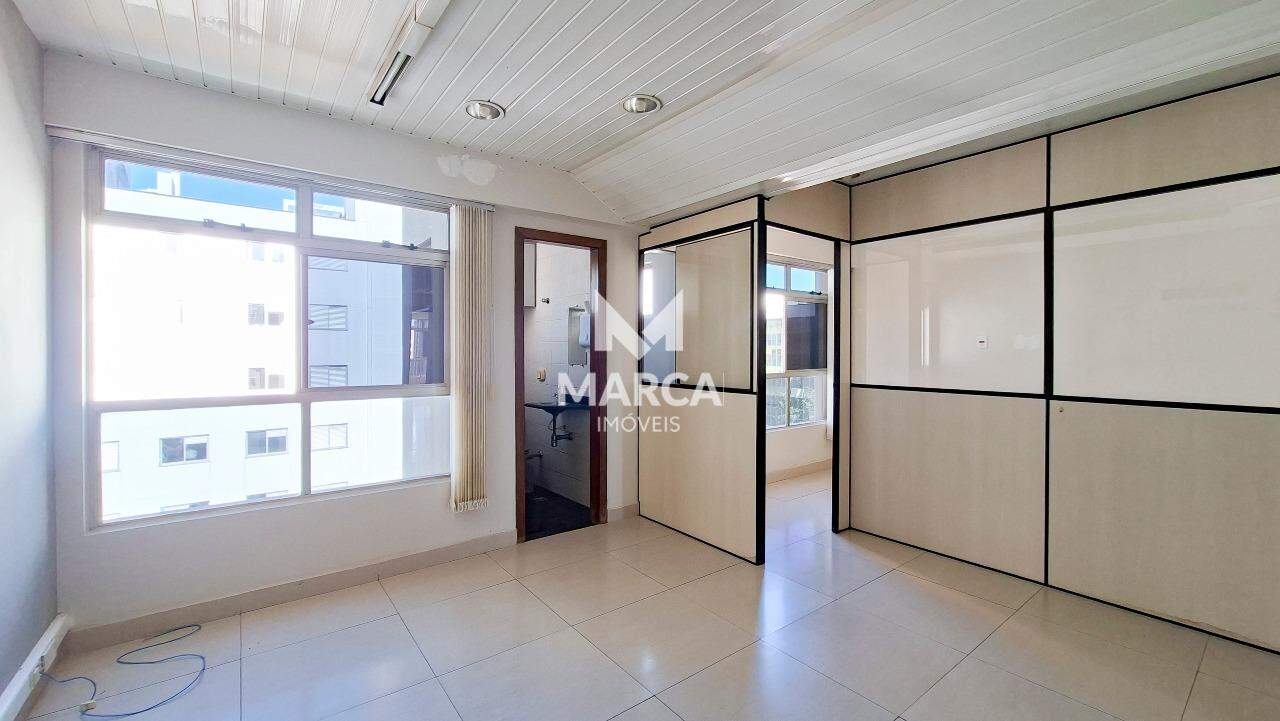 Sala para aluguel no Santo Agostinho: 
