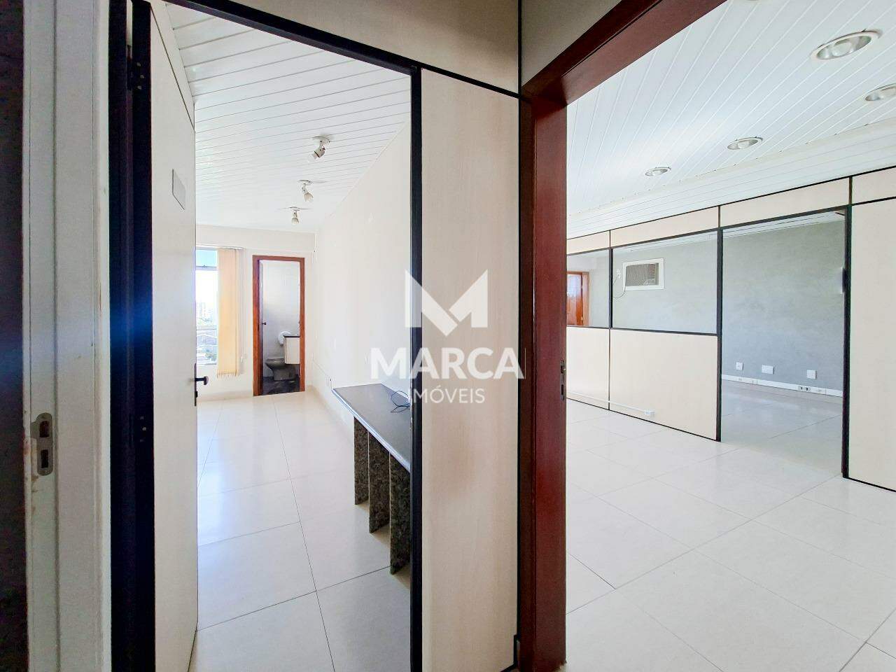 Sala para aluguel no Santo Agostinho: 