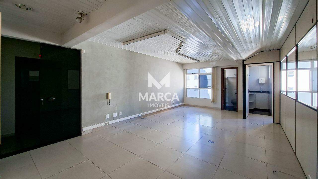 Sala para aluguel no Santo Agostinho: 