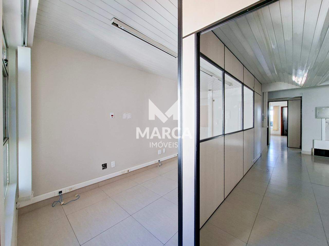 Sala para aluguel no Santo Agostinho: 