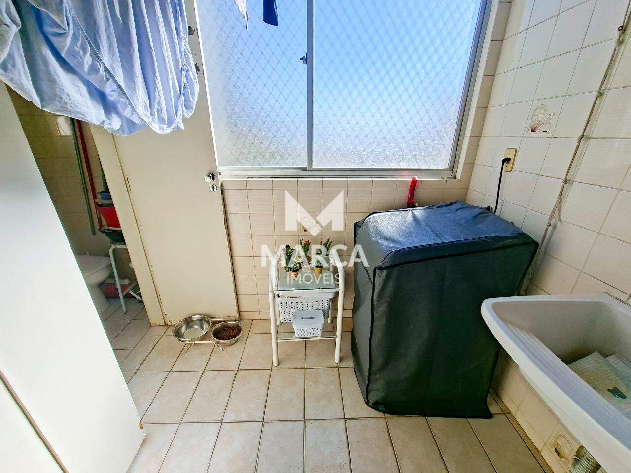 Apartamento para aluguel no Estoril: 