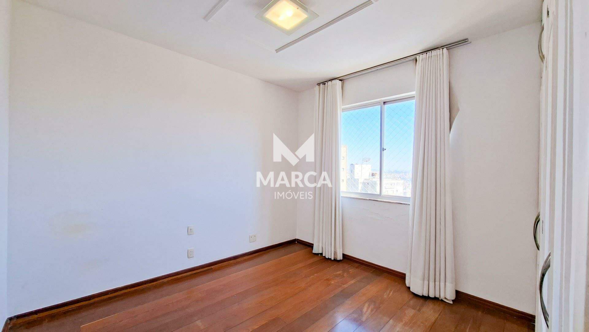 Apartamento para aluguel no Gutierrez: 