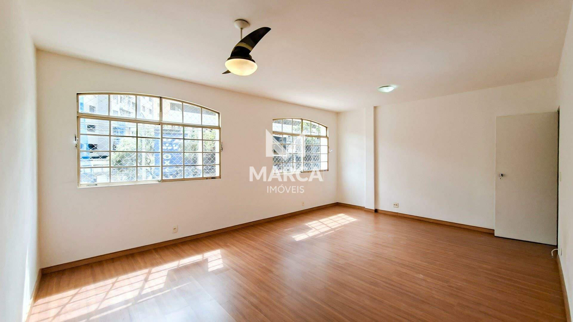 Apartamento para aluguel no Coração de Jesus: