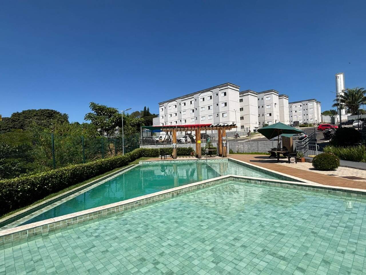 Apartamento à venda no Vila Harmonia I e II Etapa: Piscina frente