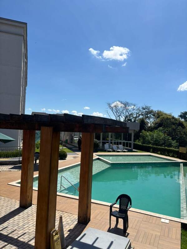 Apartamento à venda no Vila Harmonia I e II Etapa: Piscina lateral
