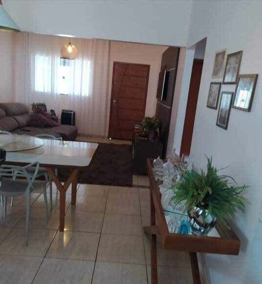 Casa Residencial à venda no Residencial Araguaia: Sala