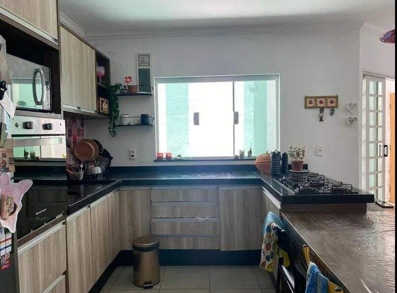 Casa à venda no Jardim Fênix: 
