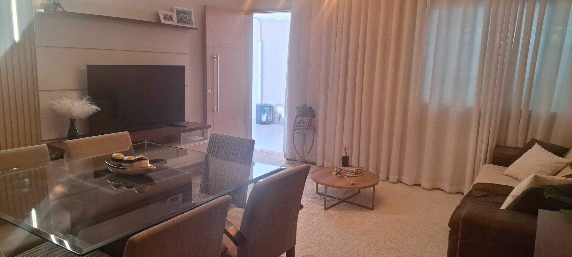 Casa à venda no Jardim Calux: 
