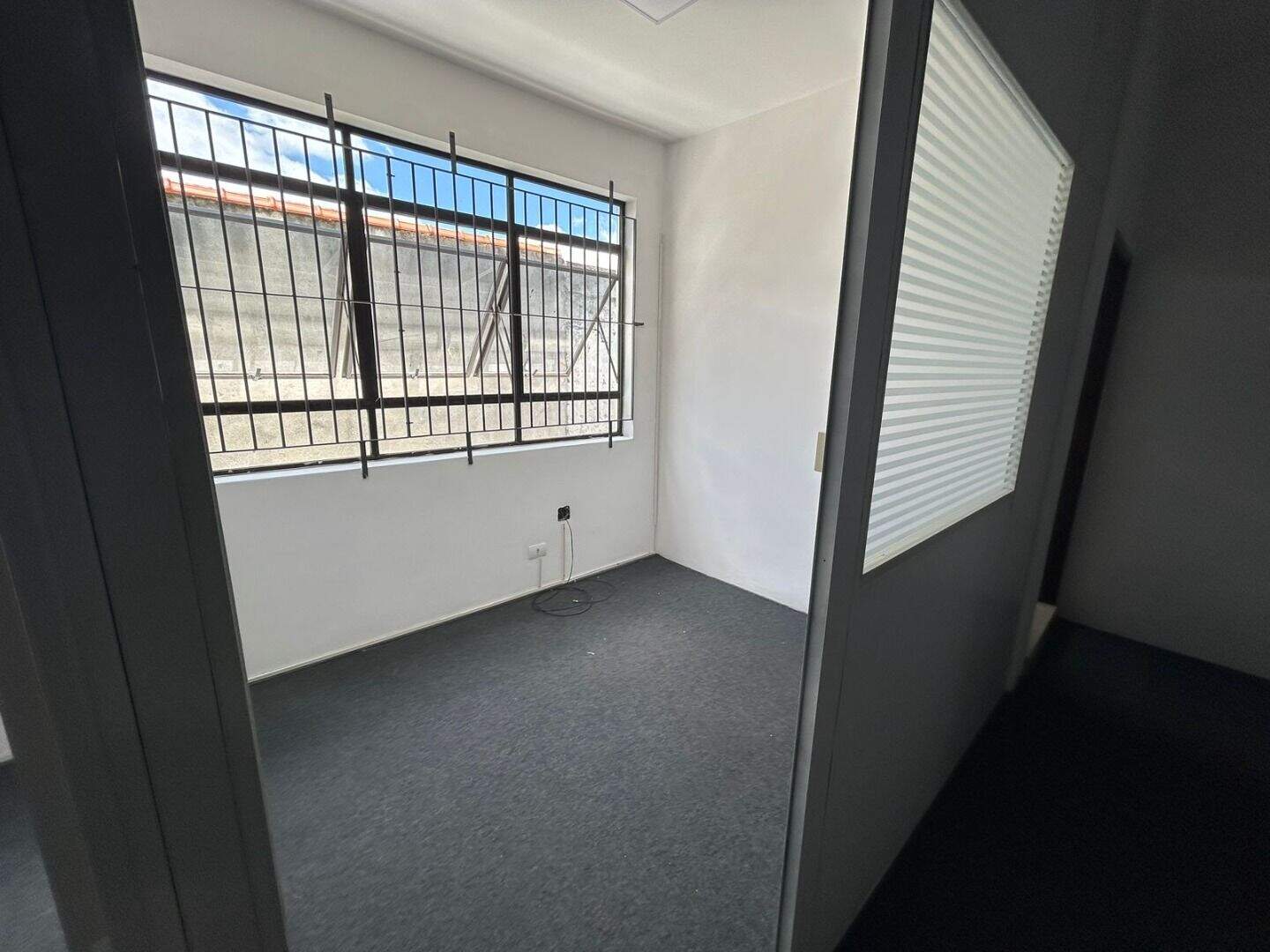 Sala para aluguel no Jardim Beatriz: 