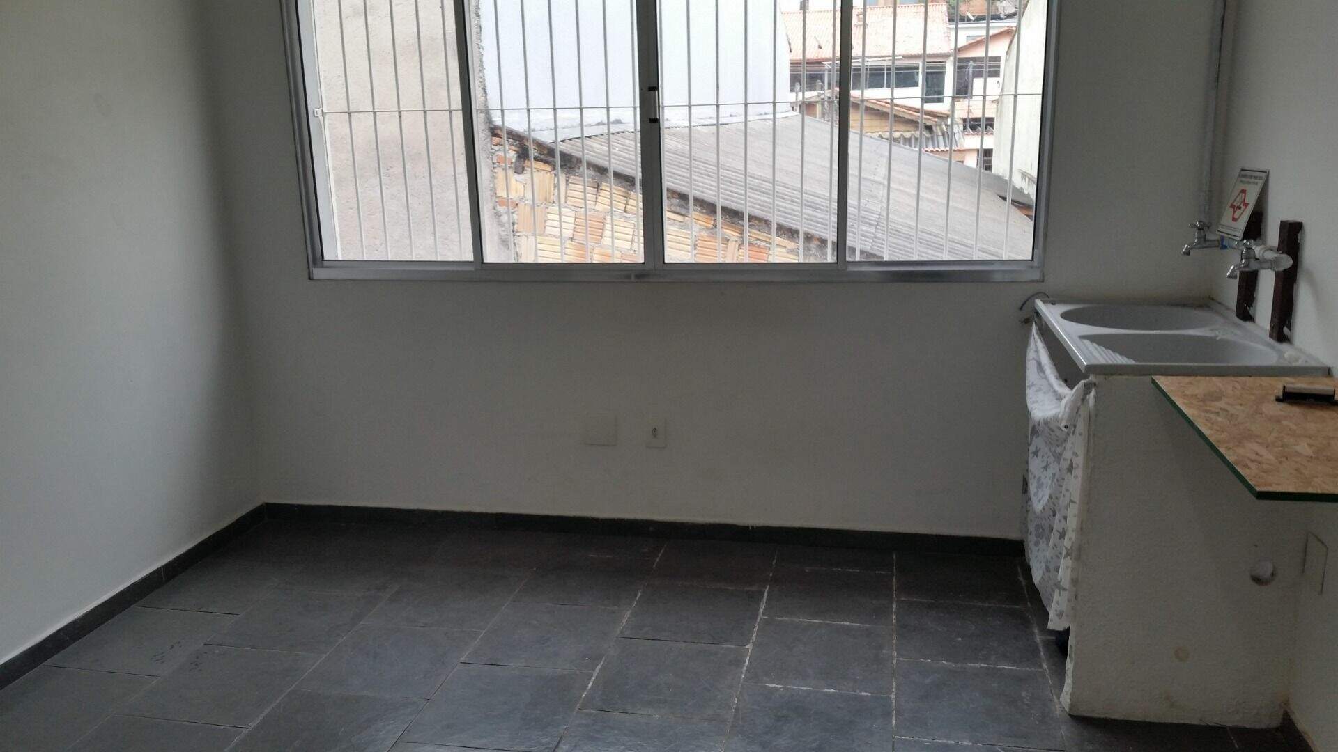 Sala para aluguel no Jardim Calux: 