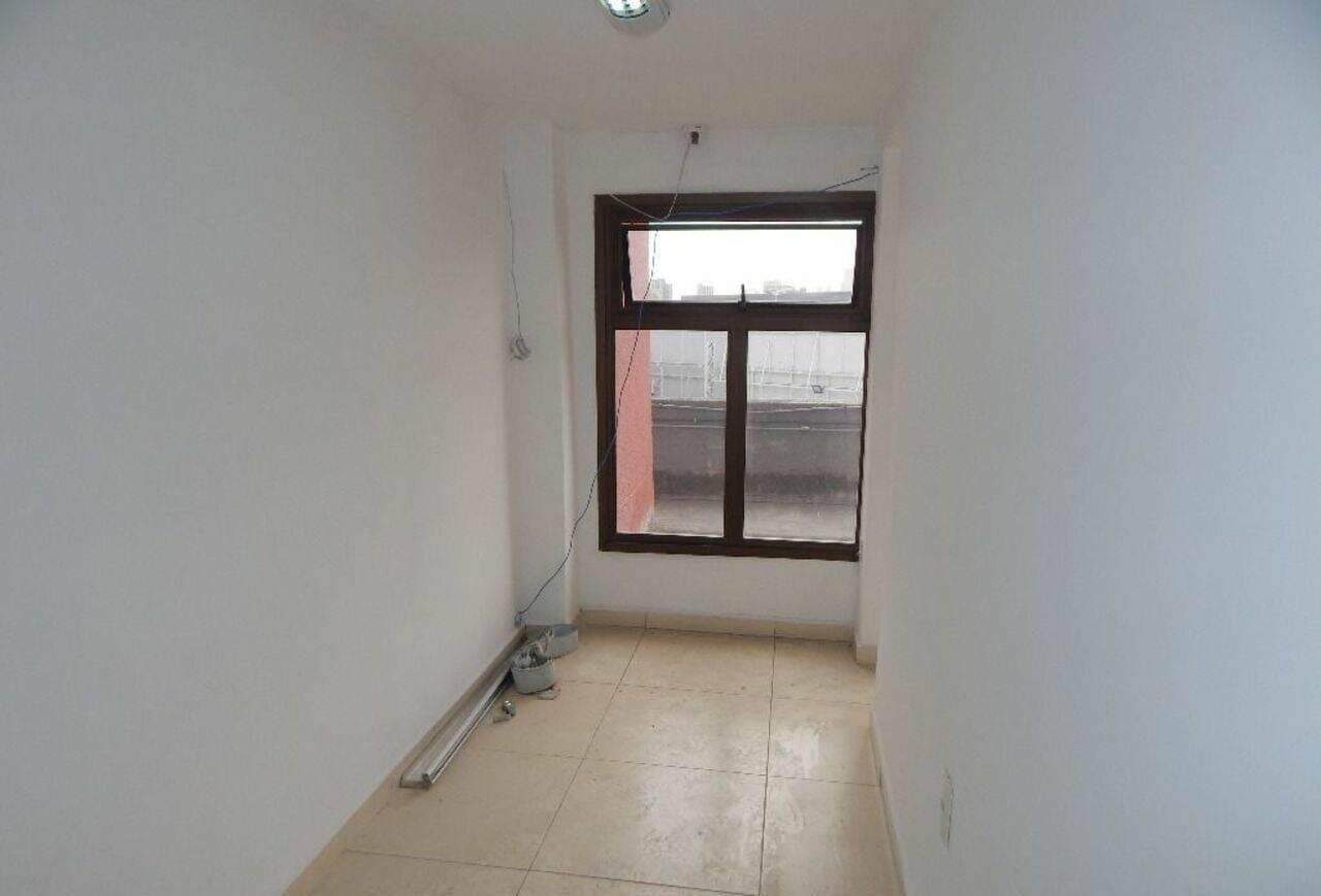 Sala à venda no Centro: 