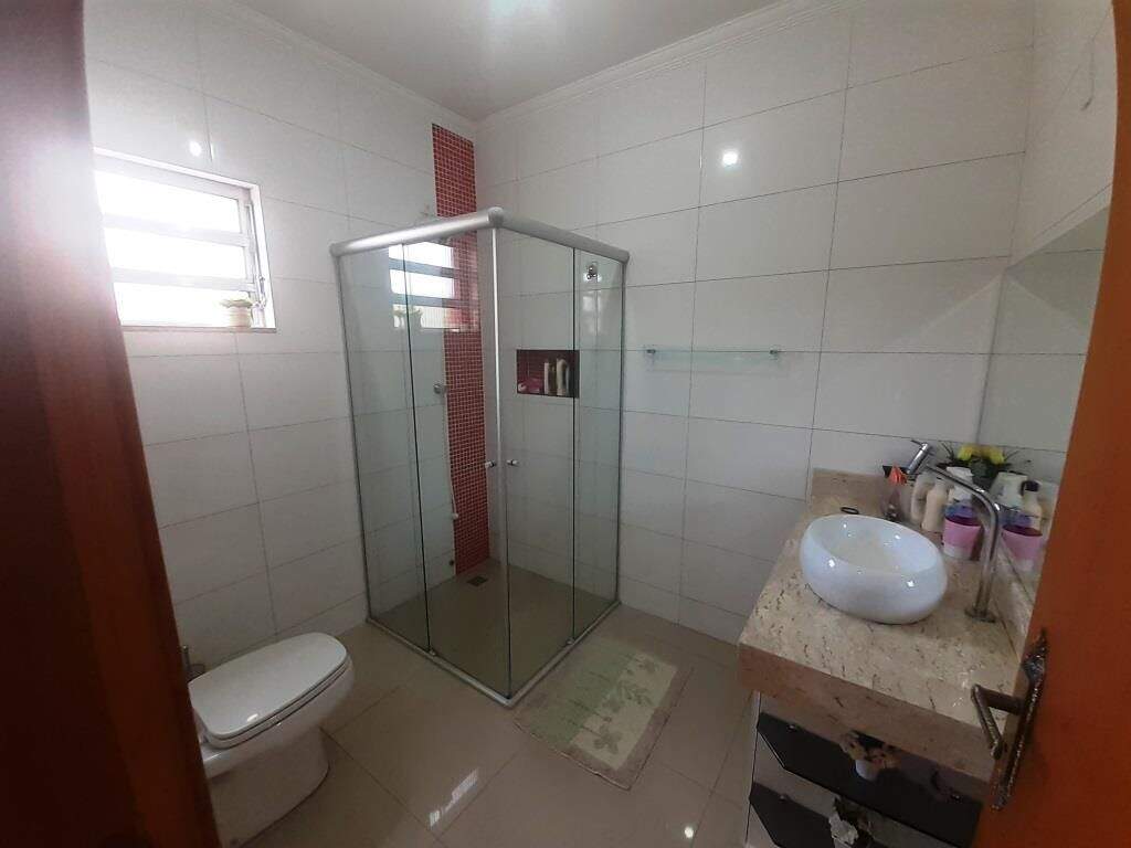 Sobrado à venda no Conjunto Habitacional São Silvério: 