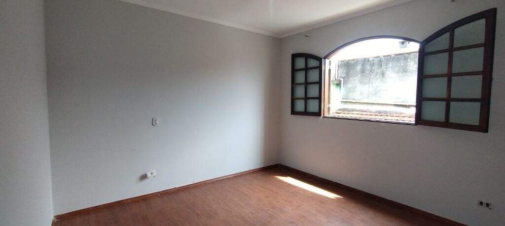 Sobrado à venda no Alves Dias: 