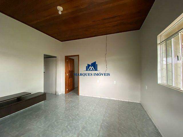 Casa à venda no Setor 02: 