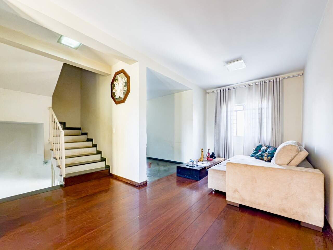 Casa à venda no Jardim Novo Sabará: 