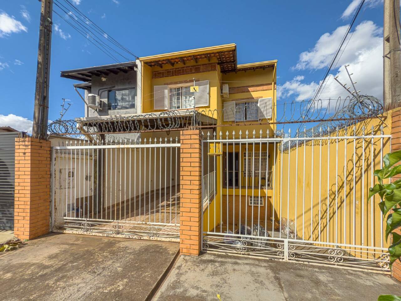 Casa à venda no Jardim Novo Sabará: 
