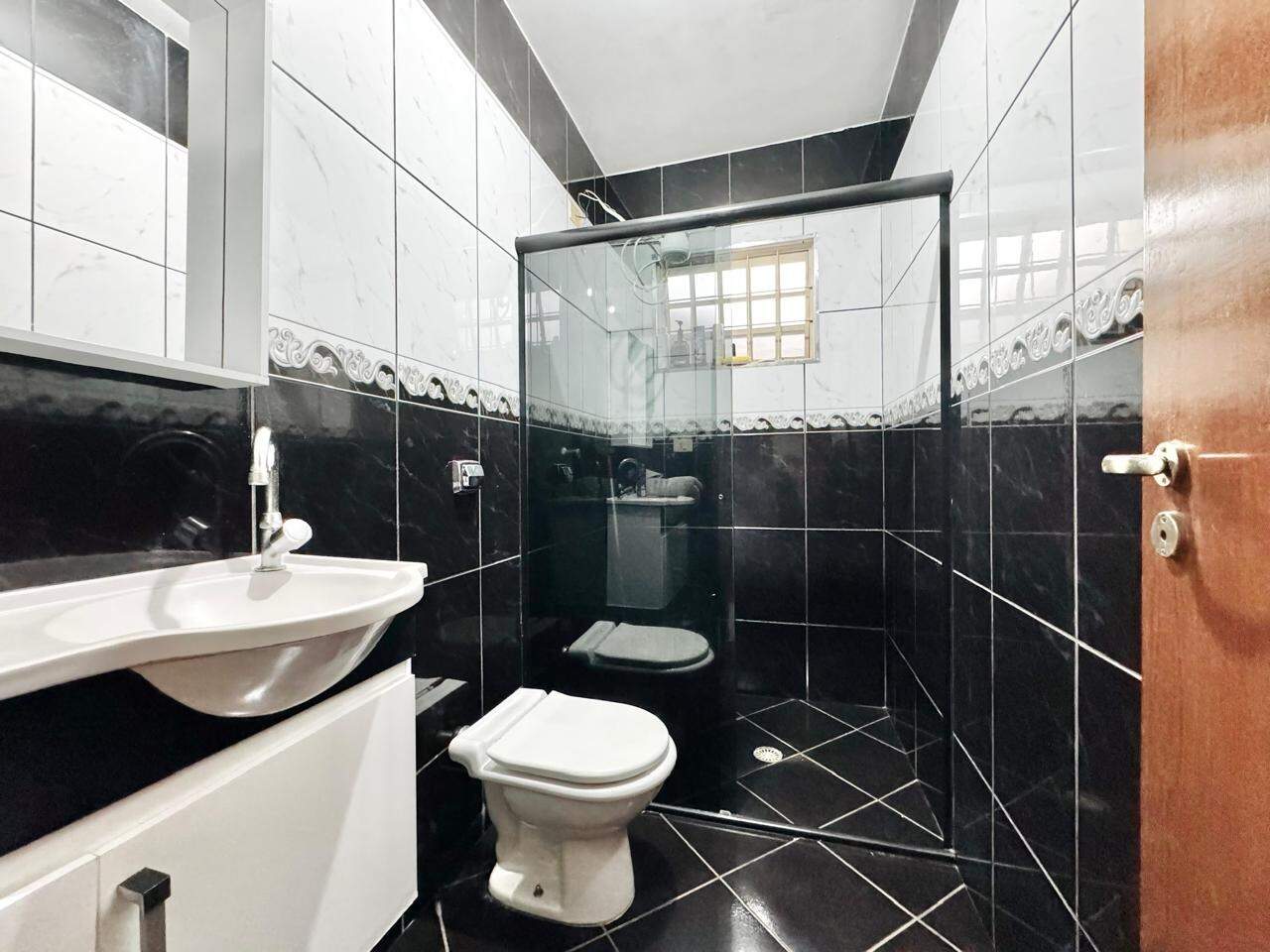 Casa à venda no Jardim Tropical: 