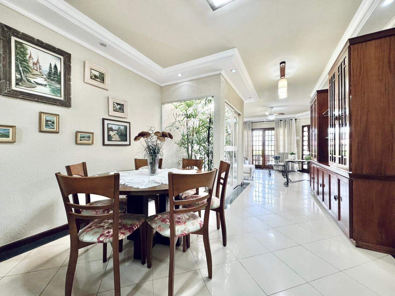 Casa à venda no Aragarça: 