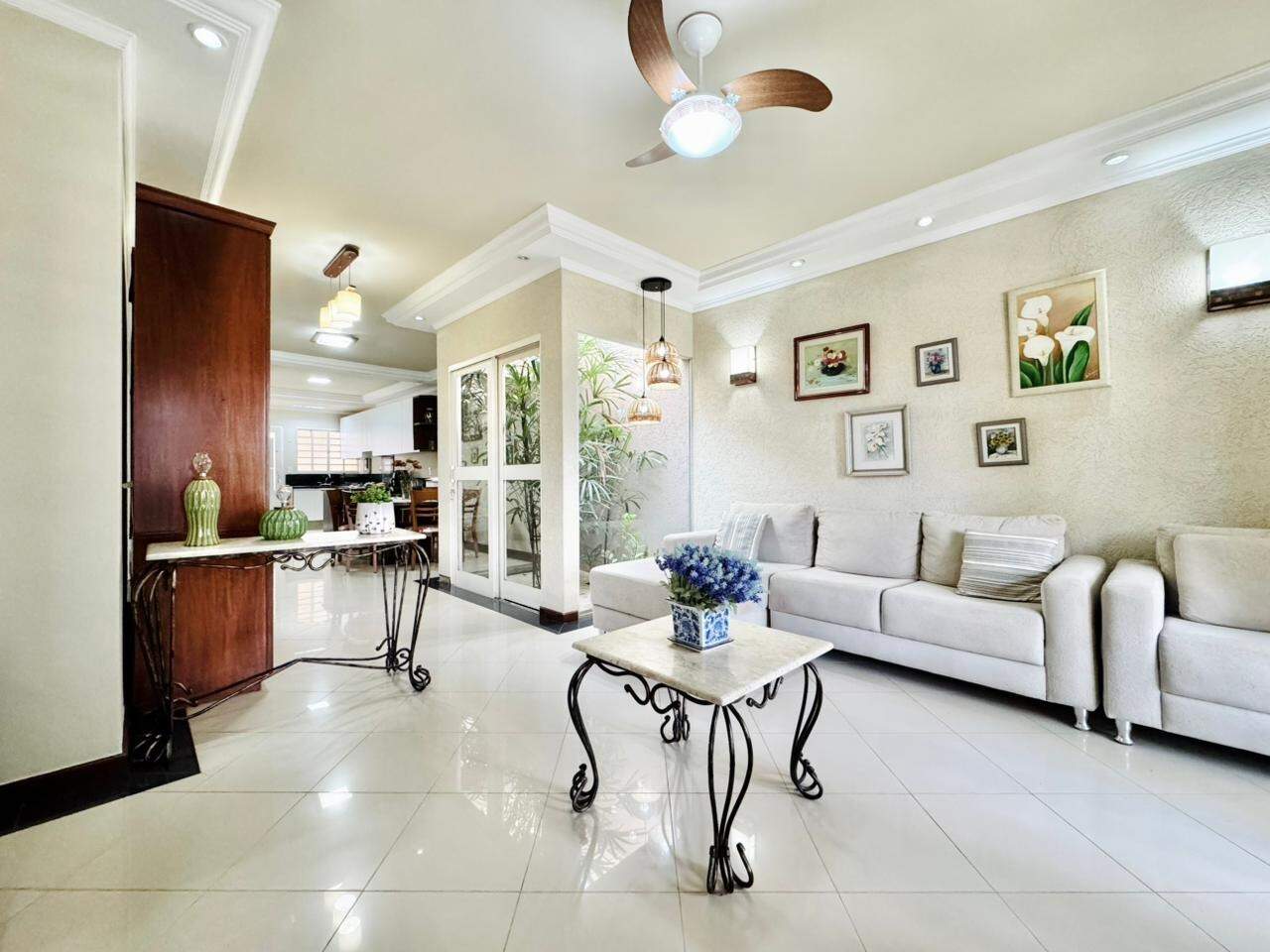 Casa à venda no Aragarça: 