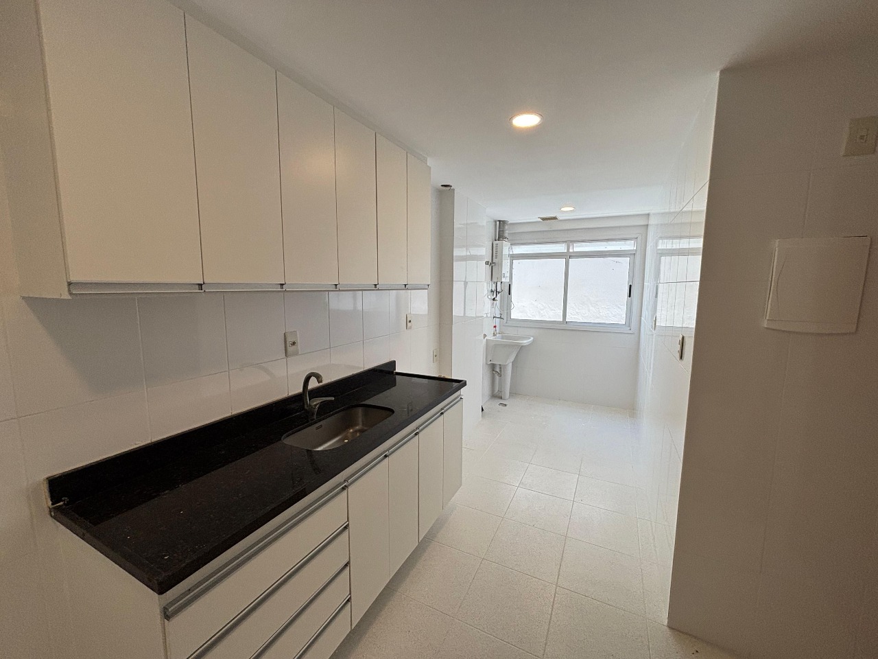 Apartamento para aluguel no Recreio dos Bandeirantes: COZINHA