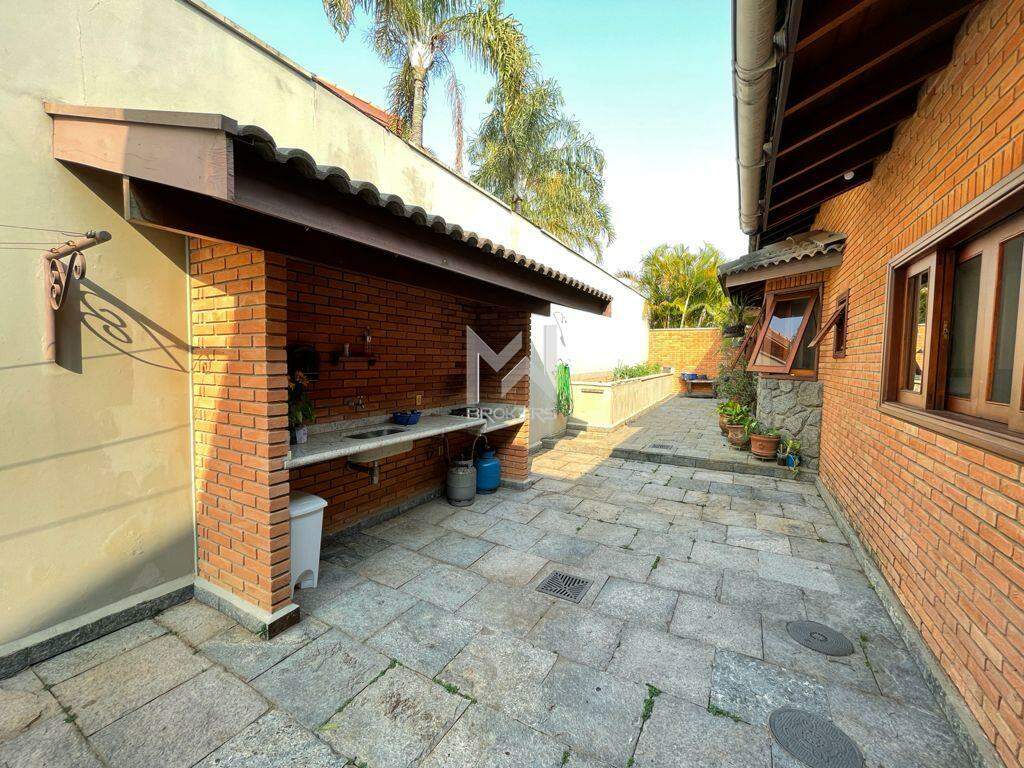 Casa em Condomínio à venda no Condomínio Marambaia: área gourmet