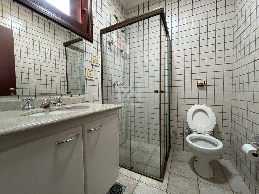 Casa em Condomínio à venda no Condomínio Marambaia: banheiro