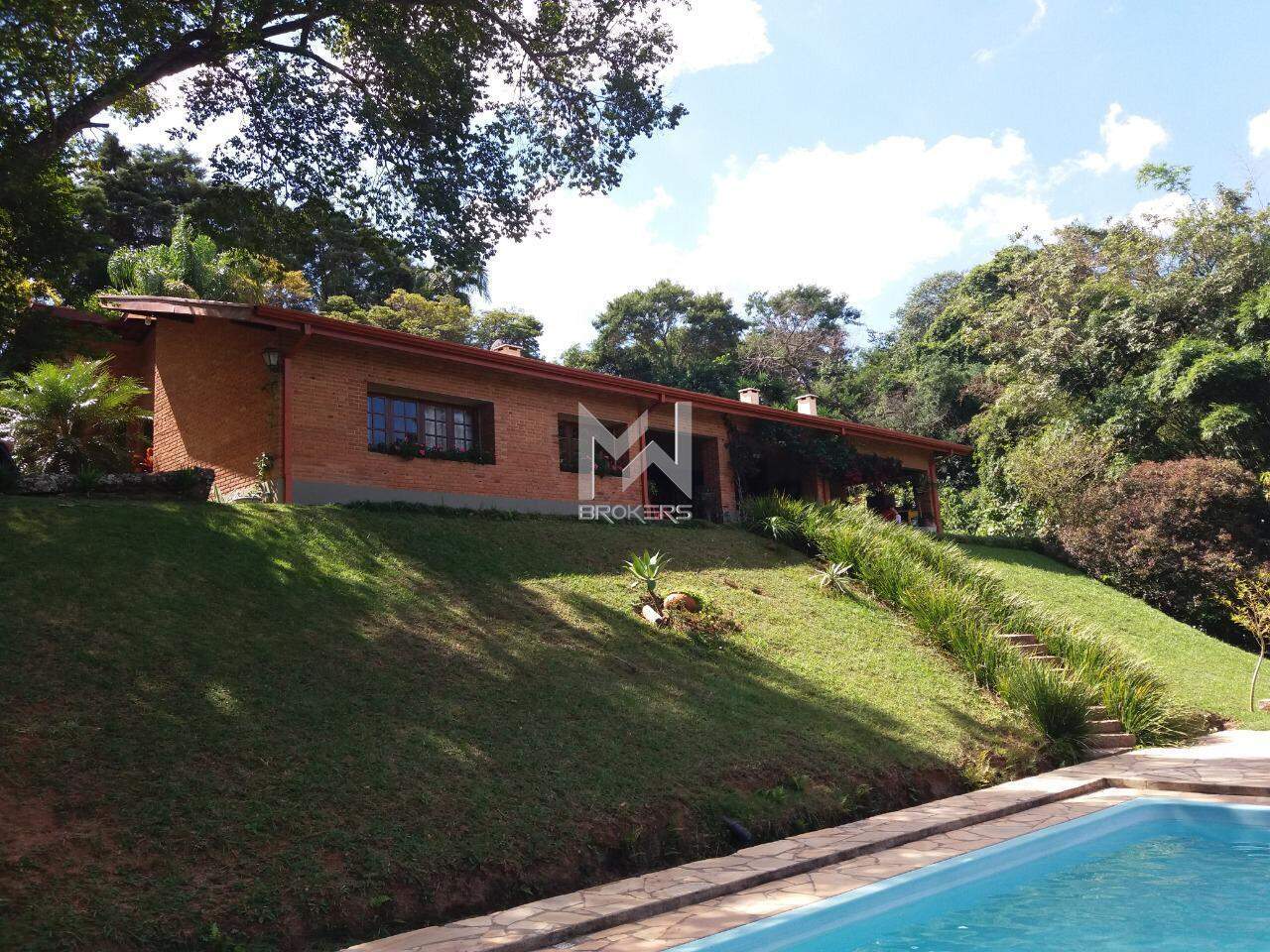 Chácara à venda no Chácaras Alpina: Fachada fundo 