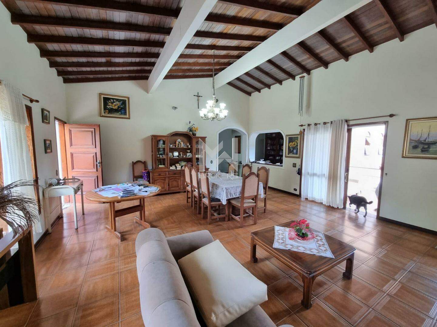 Casa em Condomínio à venda no Condomínio Marambaia: sala dois ambientes