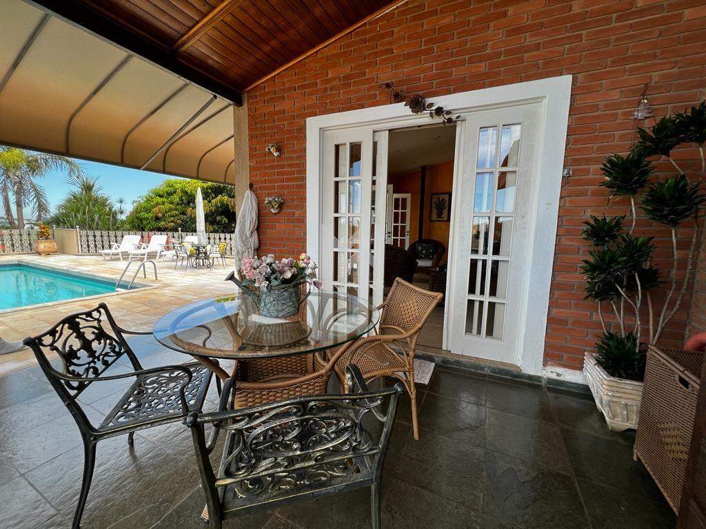 Casa em Condomínio à venda no Condomínio Marambaia: varanda