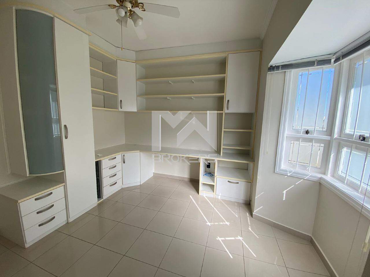 Casa em Condomínio à venda no Condomínio Marambaia: escritório