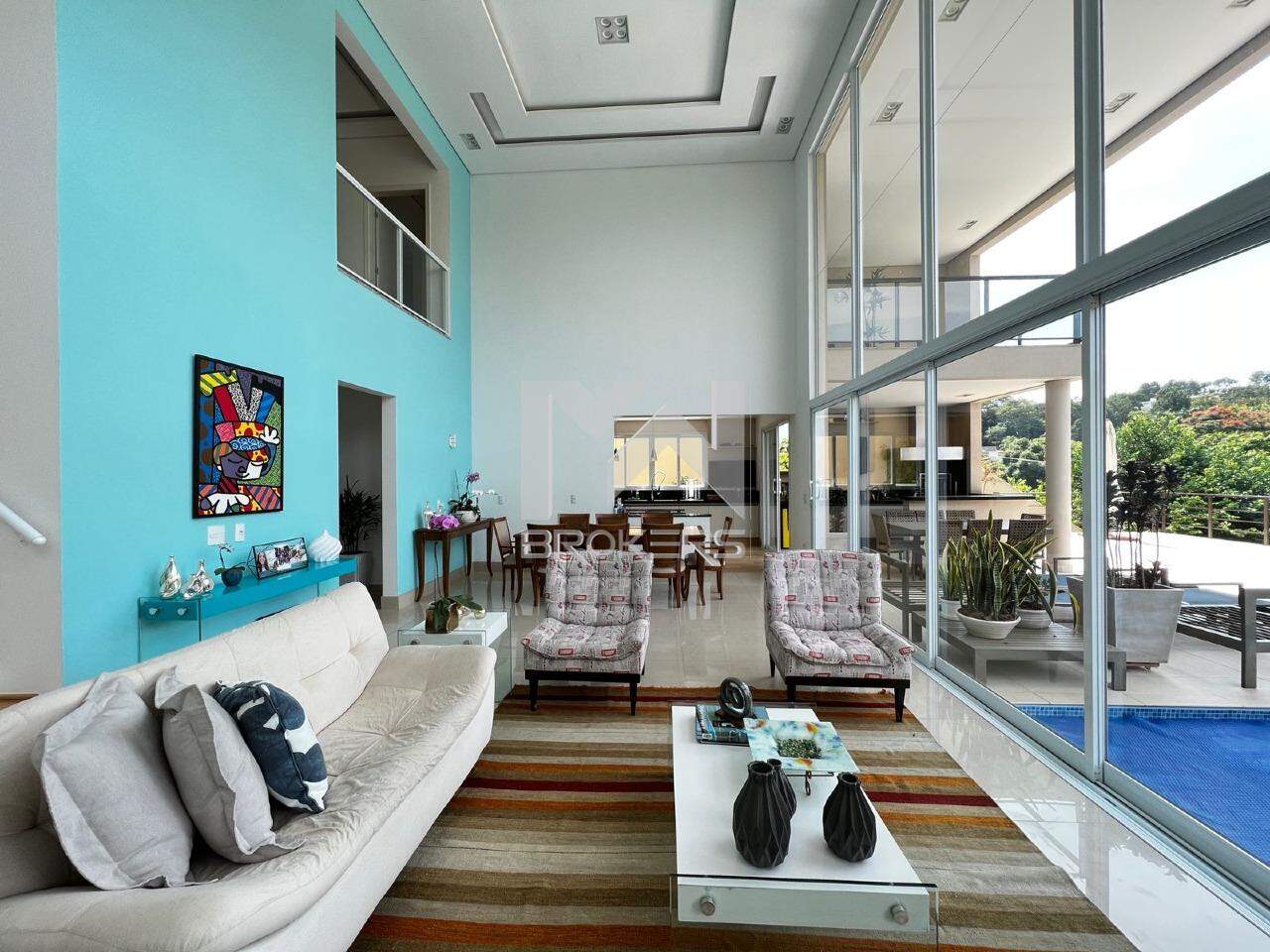 Casa em Condomínio à venda no Condomínio Marambaia: sala de estar com vista