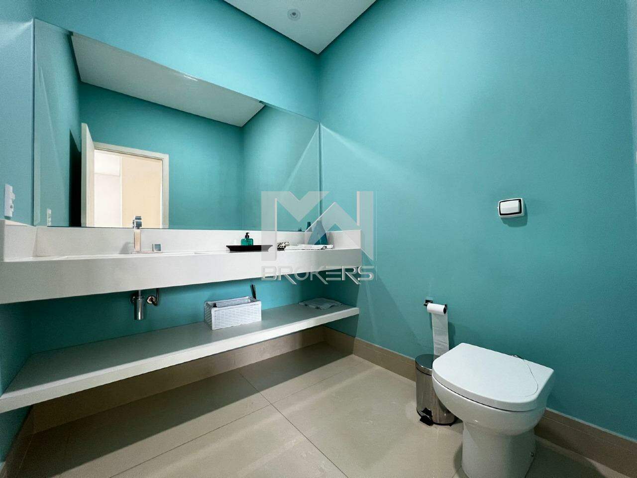 Casa em Condomínio à venda no Condomínio Marambaia: lavabo