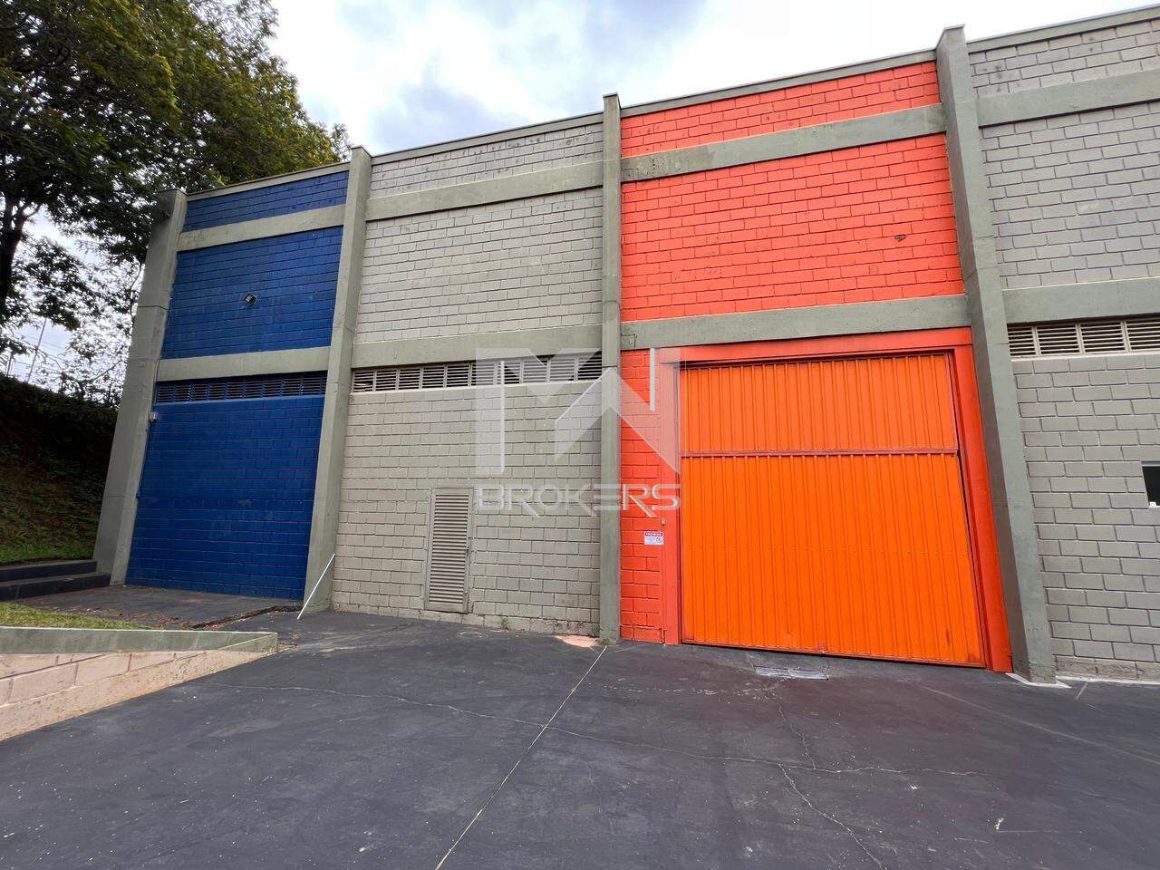 Galpão para aluguel no Nova Vinhedo: fachada