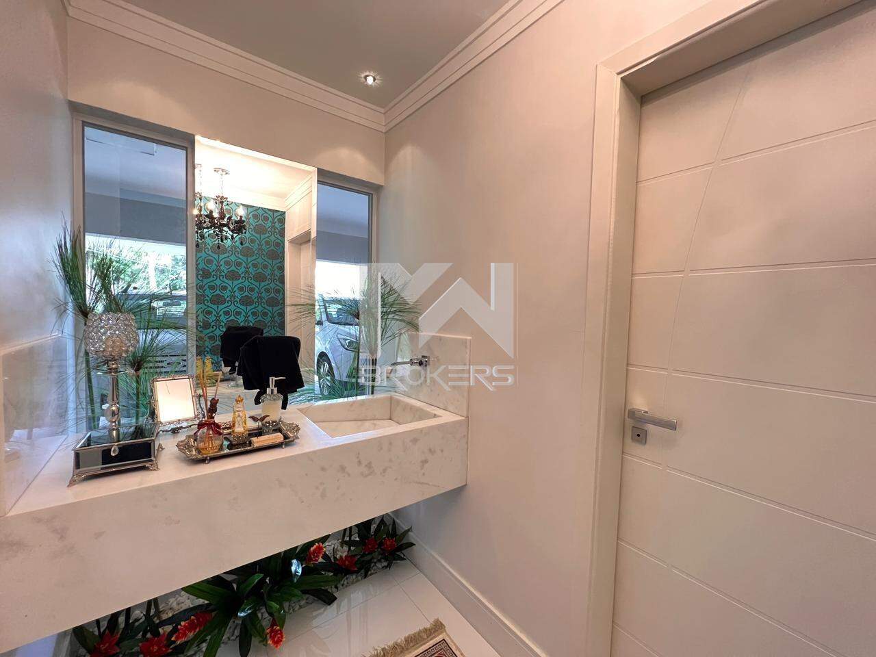 Casa em Condomínio à venda no Condomínio Marambaia: lavabo