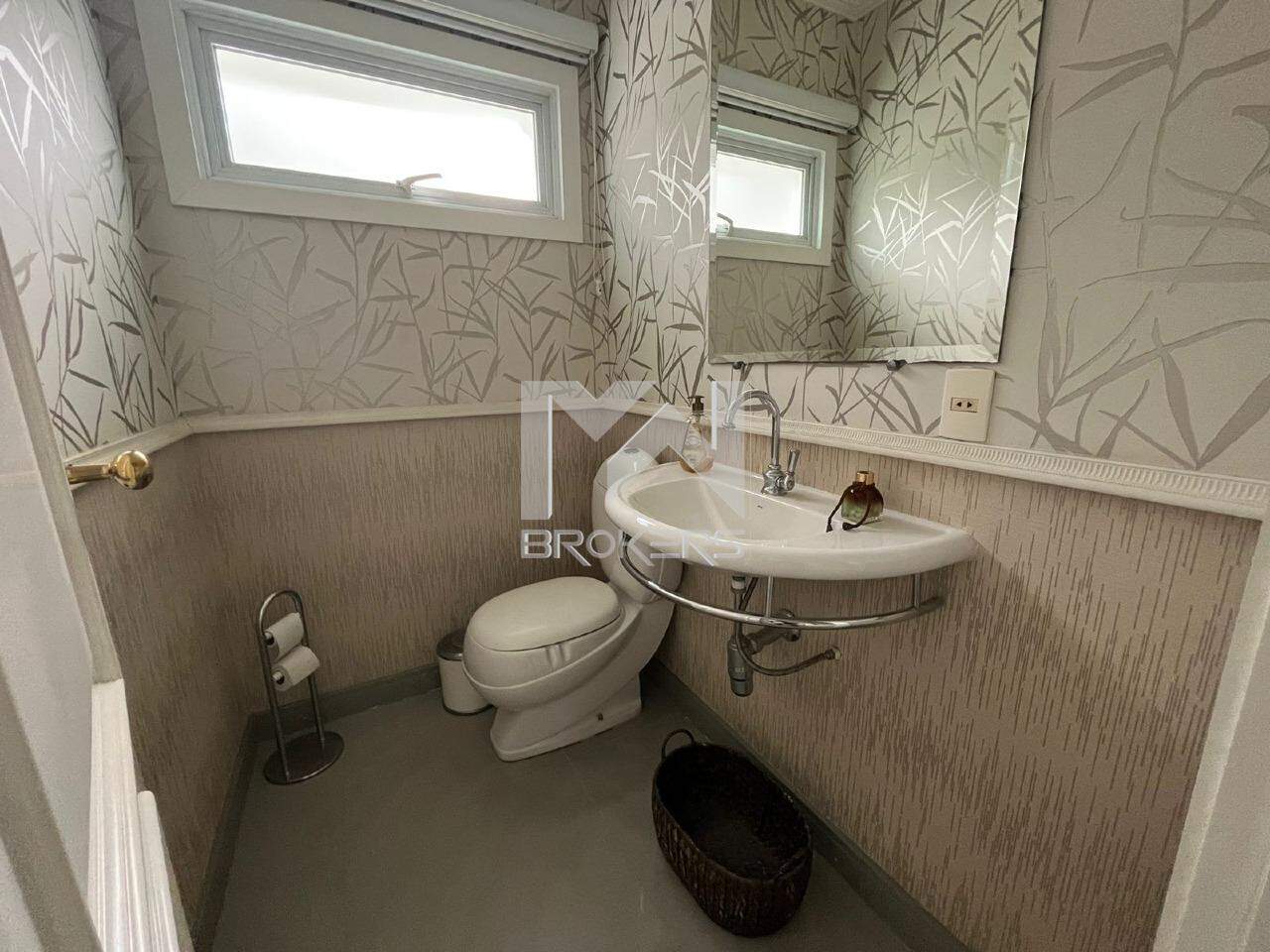 Casa em Condomínio à venda no Condomínio Marambaia: lavabo