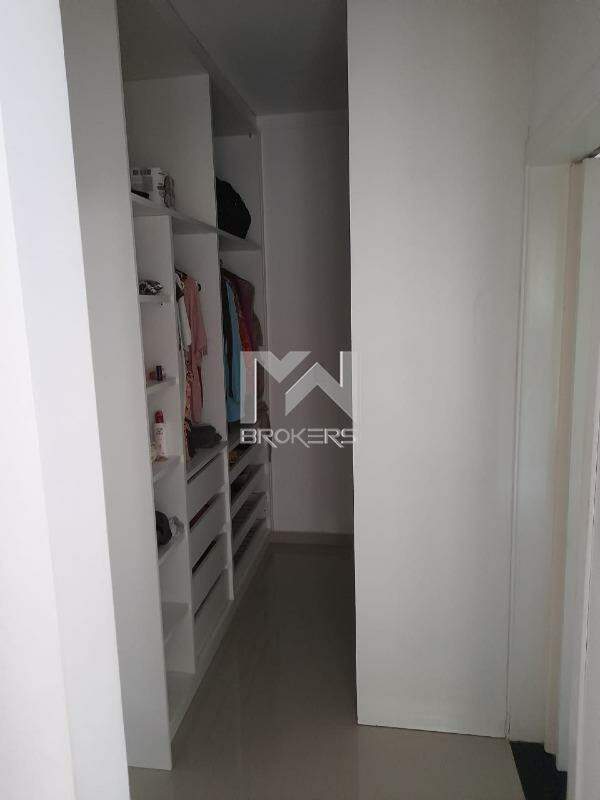 Casa em Condomínio à venda no Marambaia: closet