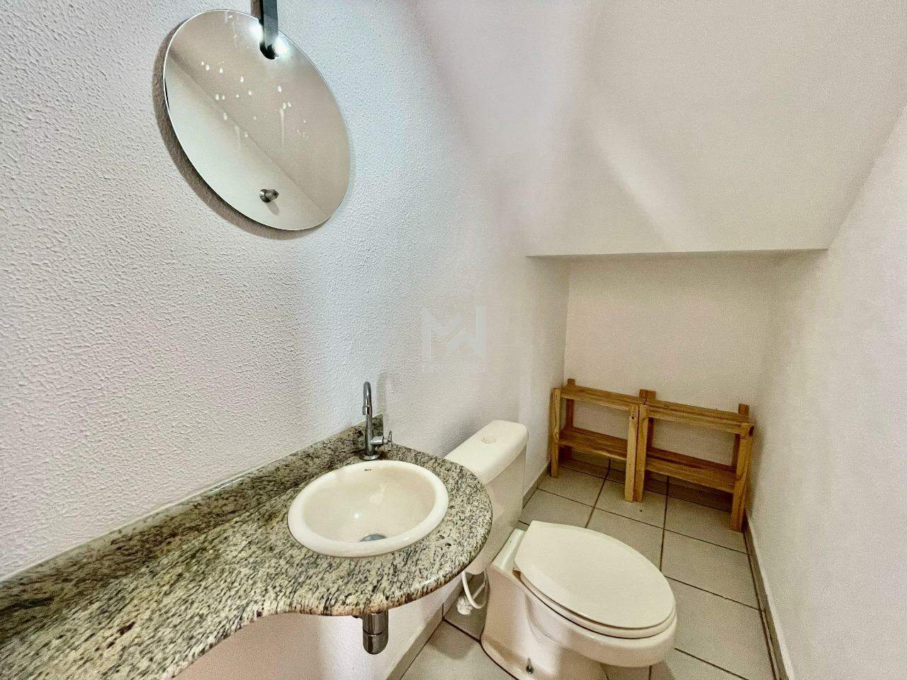 Casa em Condomínio para aluguel no Condomínio Grape Village: lavabo