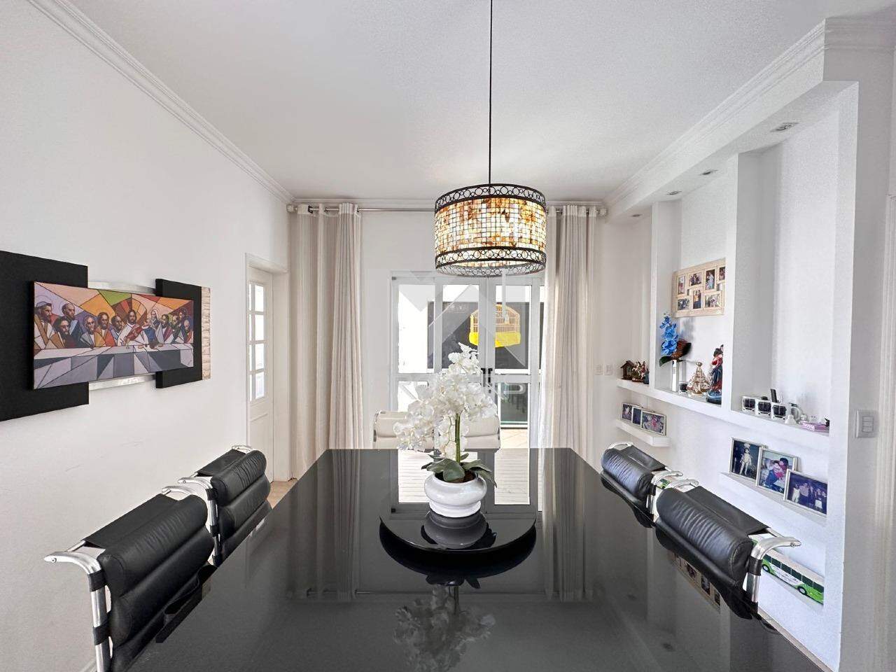 Casa em Condomínio à venda no Condomínio Marambaia: sala de jantar