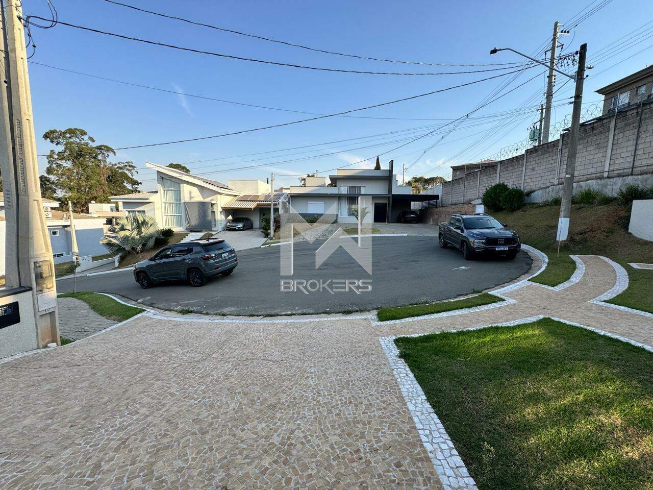 Casa em Condomínio à venda no Chácaras Silvania: rua sem saida