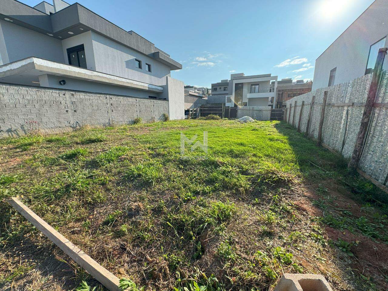 Terreno à venda no Residencial Mont Alcino: área